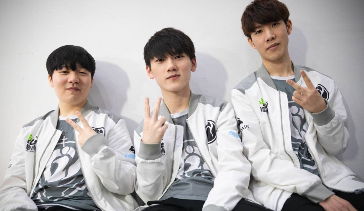 决防守和三 决防守和三