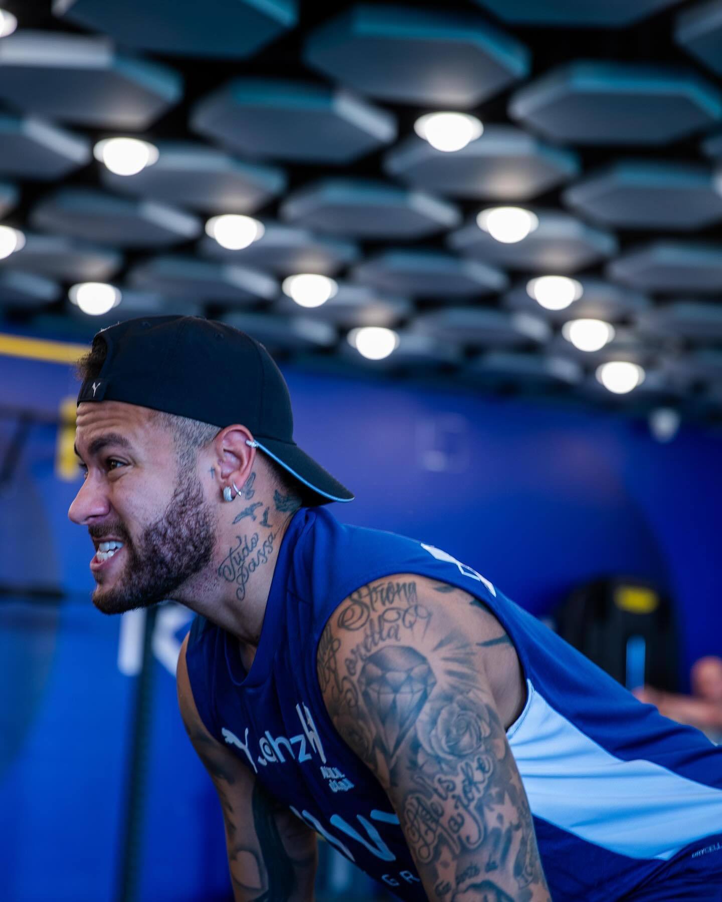 更展示了阿 更展示了阿